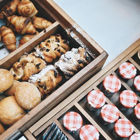 Hotel Telegraaf, Autograph Collection Tallinn Exteriér fotografie A selection of Danish pastries