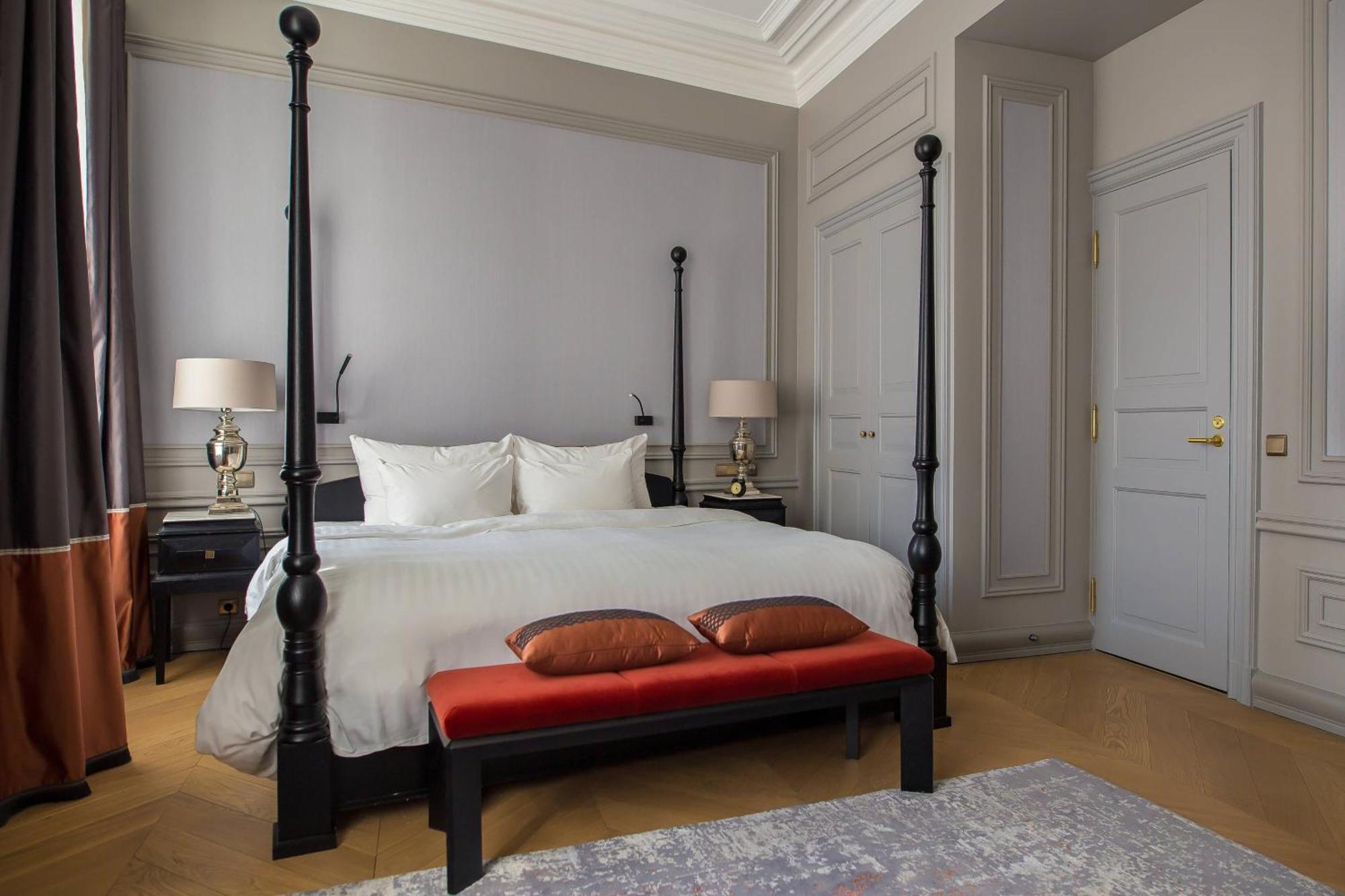 Hotel Telegraaf, Autograph Collection Tallinn Exteriér fotografie A bedroom at the hotel