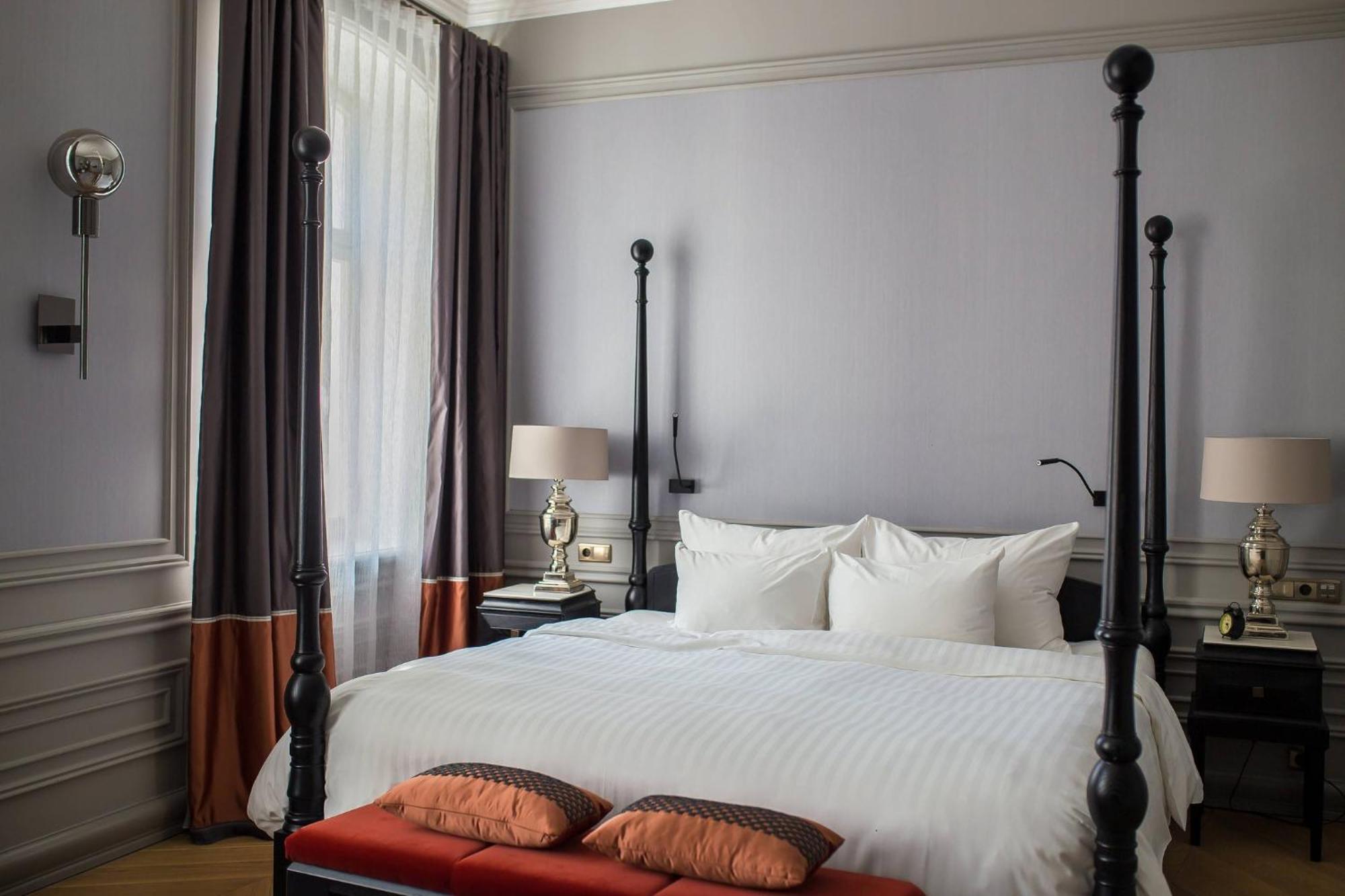 Hotel Telegraaf, Autograph Collection Tallinn Exteriér fotografie A bedroom at the hotel